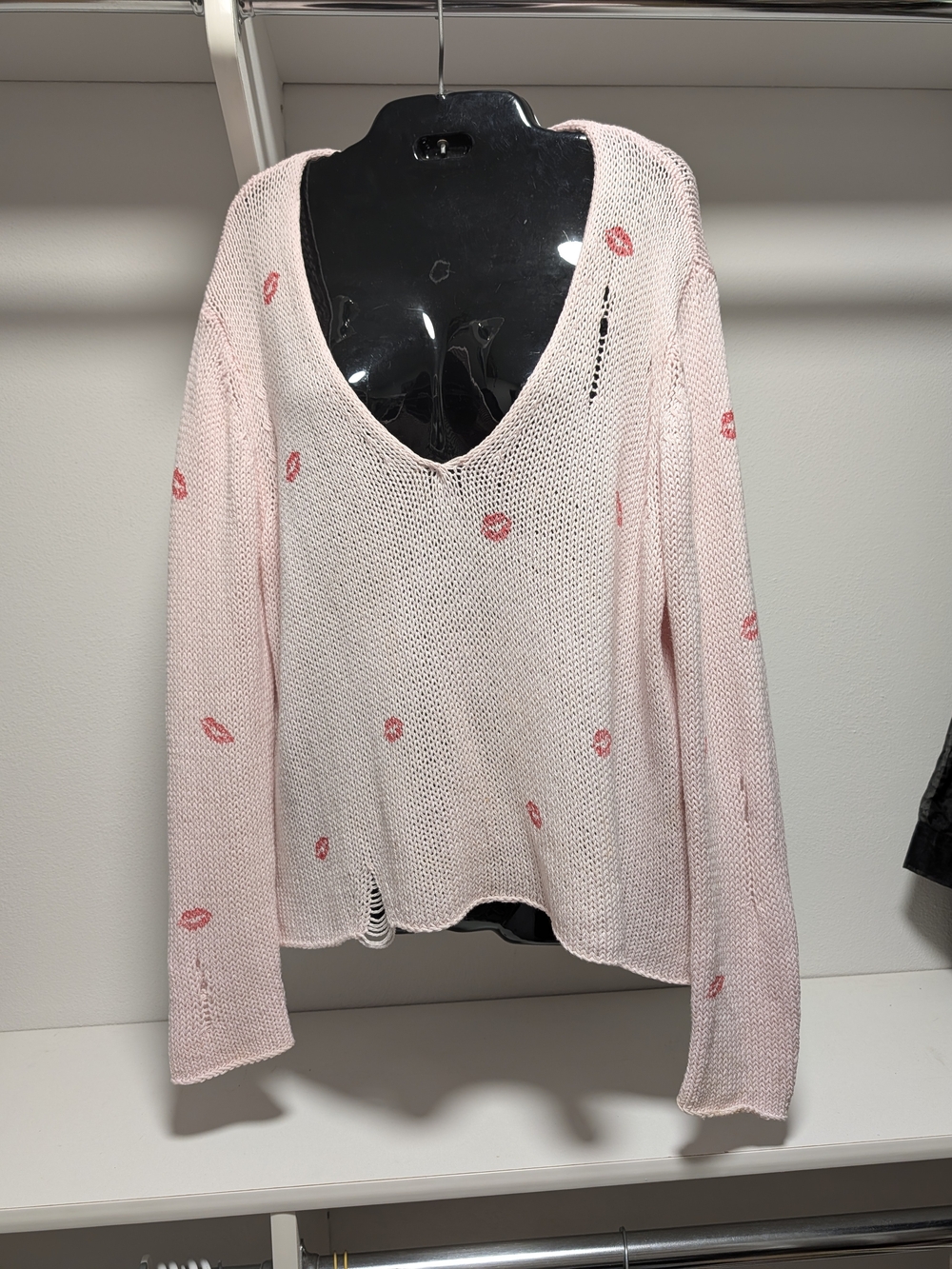 Pale Pink V-Neck Knit Sweater with Red 👄 Lip Motif